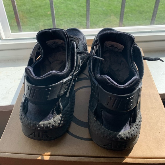 Nike Huaraches - Picture 2 of 6